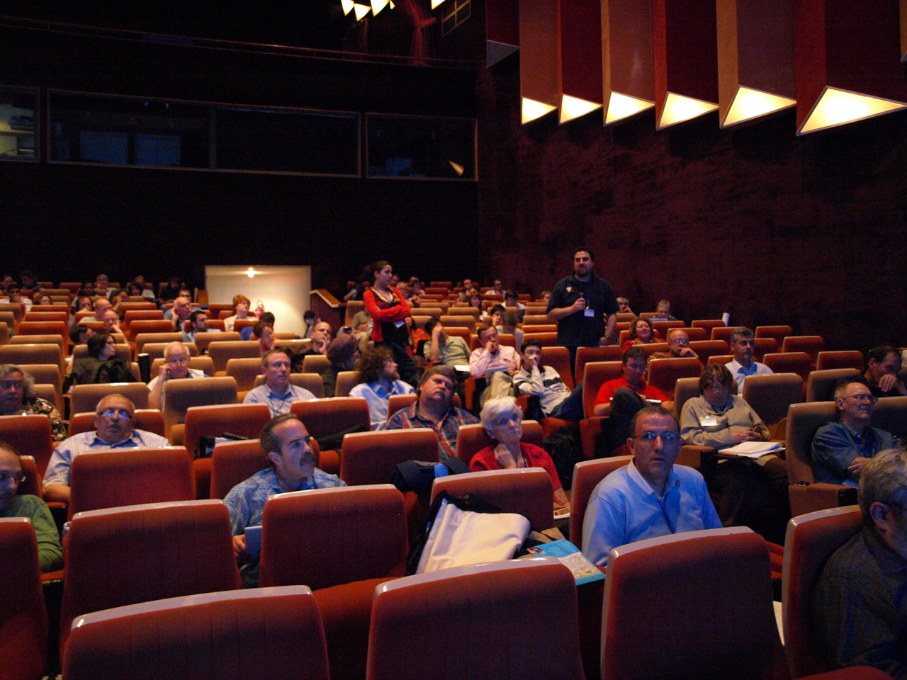 conference_2.jpg