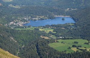 cliquez ici pour voir l'image (Lac-Chambon.JPG)