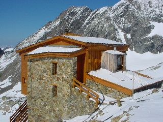 cliquez ici pour voir l'image (Refuge_Robert_Blanc.JPG)